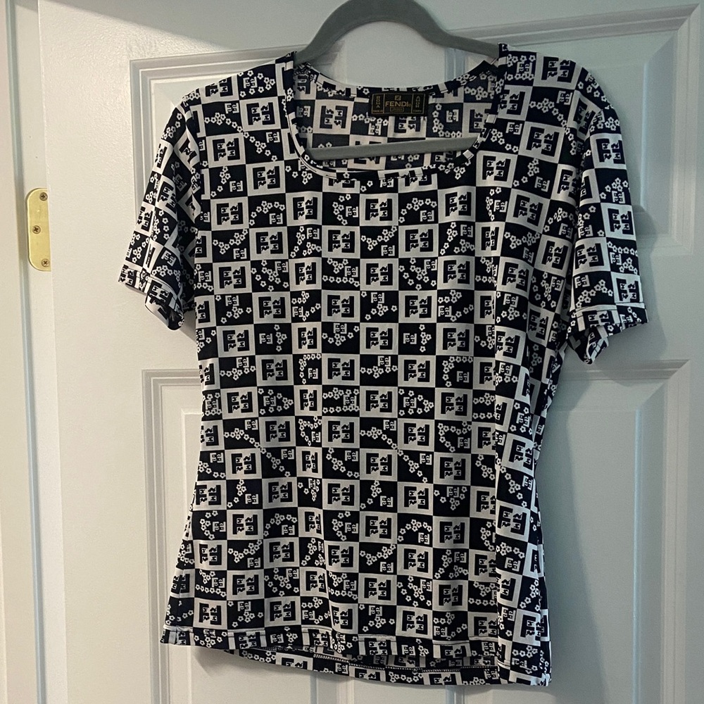 🧡 Women’s FENDI short sleeve blouse